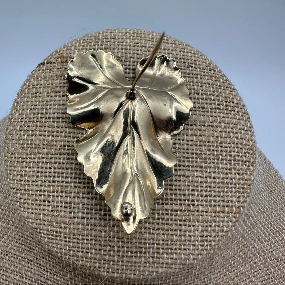 Vintage Brooch Pin Brushed Textured Gold Tone Leaf Crystal Rhinestones Judy Lee